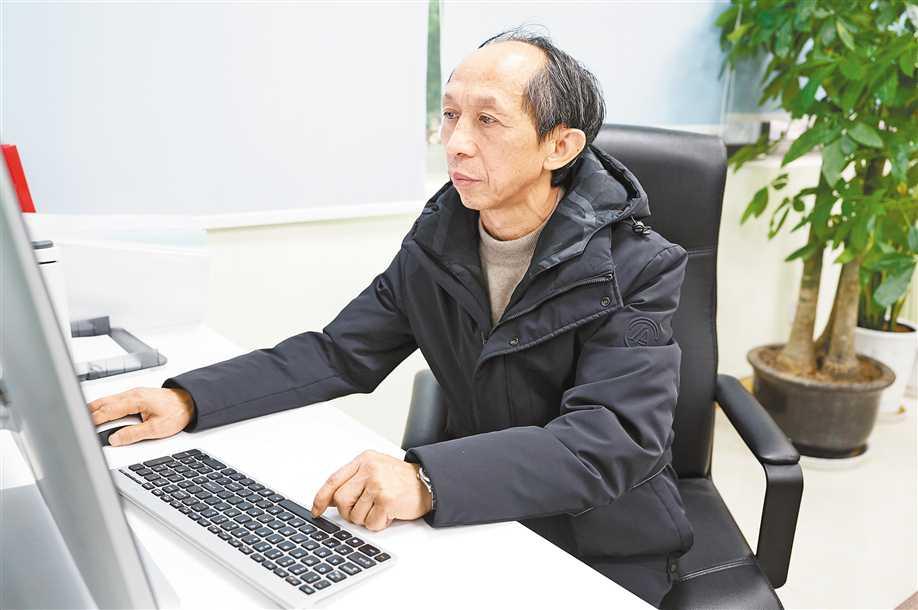 英国上市公司365院士工作站主任蒋兴良长期致力于让电网与冰雪“绝缘”，正牵头再造一个世界级能源装备安全野外科学观测研究站——