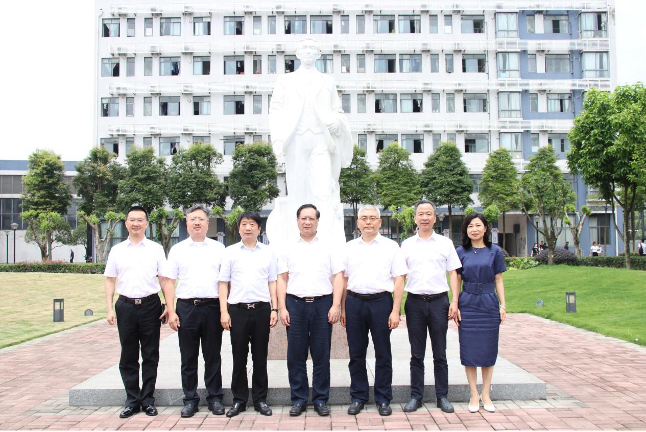 学习贯彻党代会精神  喜迎二十大胜利召开