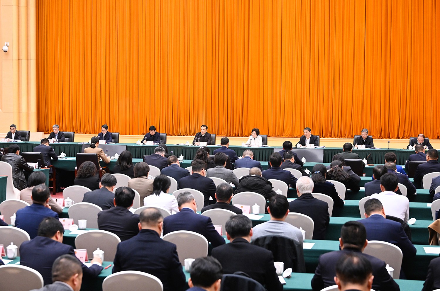 市政协六届三次会议联组会
